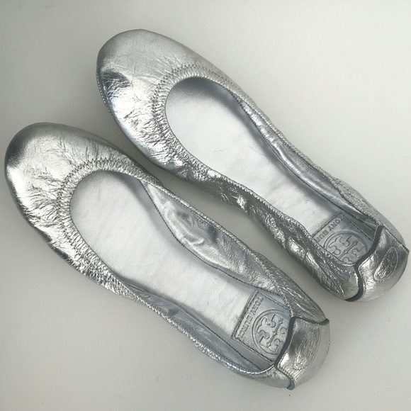 Tory Burch Shoes - ⚡️WEEKEND SALE⚡️ Tory Burch Silver Ballet Flats